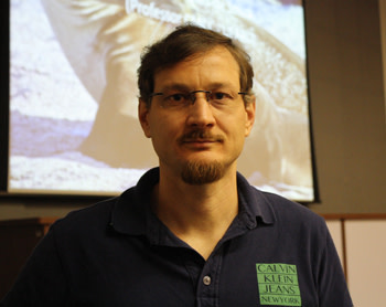 Headshot of Fabio Simoes de Souza